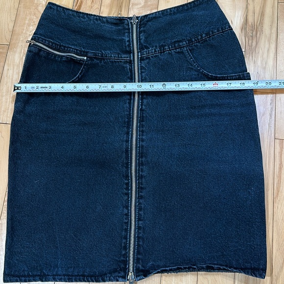 Fancy Ass Zip-Front Jean Skirt - Picture 5 of 6